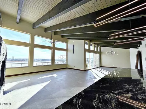 Living - 14044 48th St NW, Williston, ND 58801 photo 2 of 6