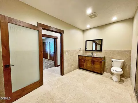 Bath - 14044 48th St NW, Williston, ND 58801 photo 16 of 20