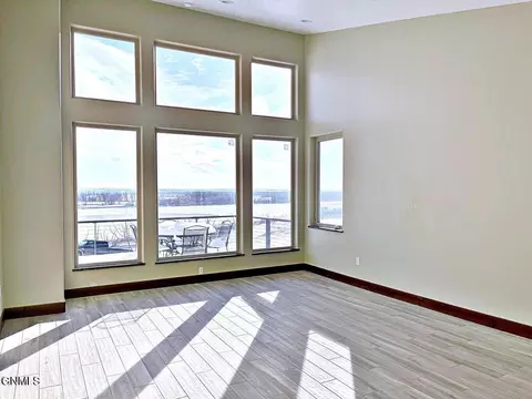 Living - 14044 48th St NW, Williston, ND 58801 photo 3 of 6