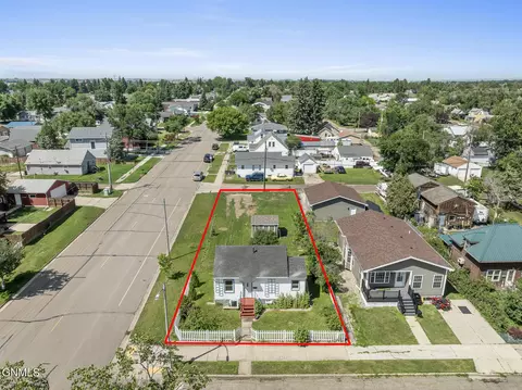 View/Area - 820 4th St W, Williston, ND 58801 photo 1 of 3