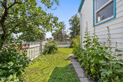 Exterior - 820 4th St W, Williston, ND 58801 photo 4 of 5