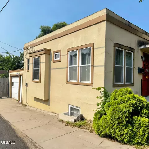 Exterior - 909 E Avenue Ave E, Bismarck, ND 58501 photo 5 of 5