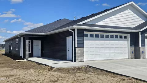 2518 34th Ave SE, Mandan, ND 58554 photo 1