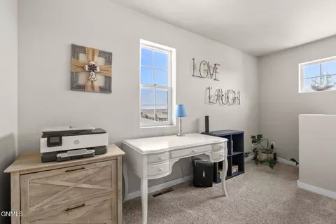 2706 25th St W, Williston, ND 58801 photo 20