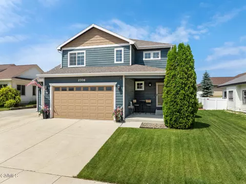 2706 25th St W, Williston, ND 58801 photo 2