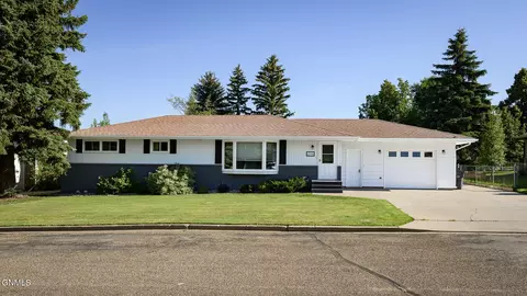 216 Coulee Dr, Washburn, ND 58577 photo 1