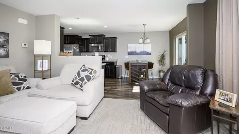 1313 Bayview Ct, Bismarck, ND 58504 photo 7