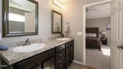 1313 Bayview Ct, Bismarck, ND 58504 photo 21