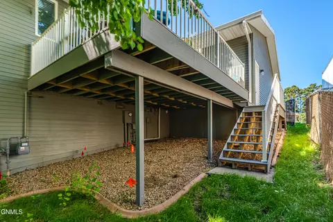 Exterior - 103 Edmonton Dr, Bismarck, ND 58503 photo 16 of 17