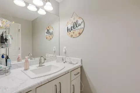Bath - 103 Edmonton Dr, Bismarck, ND 58503 photo 9 of 11