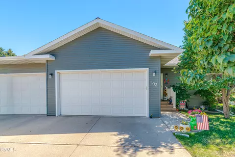 Exterior - 103 Edmonton Dr, Bismarck, ND 58503 photo 6 of 17