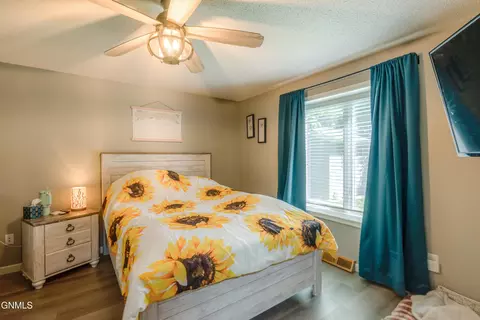 Bedroom - 103 Edmonton Dr, Bismarck, ND 58503 photo 8 of 9