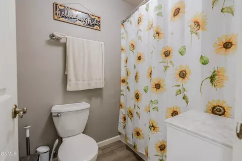 Bath - 103 Edmonton Dr, Bismarck, ND 58503 photo 7 of 11