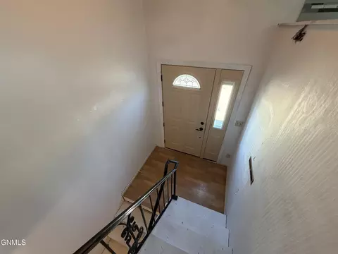 555 Marilyn Dr, Mandan, ND 58554 photo 3