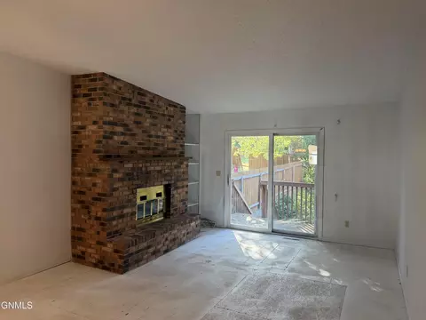 555 Marilyn Dr, Mandan, ND 58554 photo 8