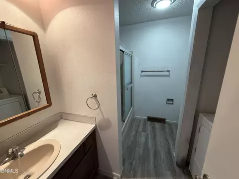 555 Marilyn Dr, Mandan, ND 58554 photo 13