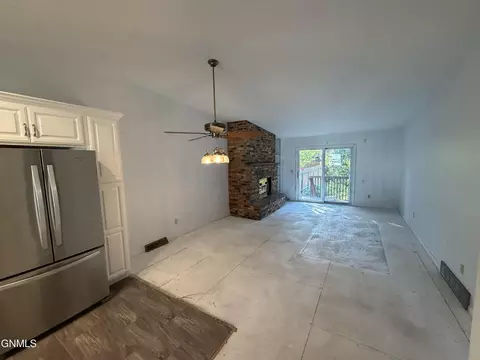 555 Marilyn Dr, Mandan, ND 58554 photo 6