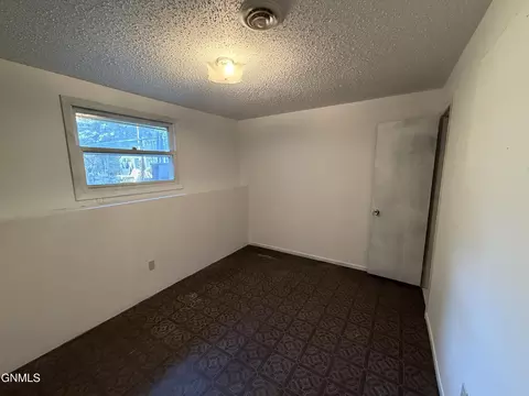 555 Marilyn Dr, Mandan, ND 58554 photo 17