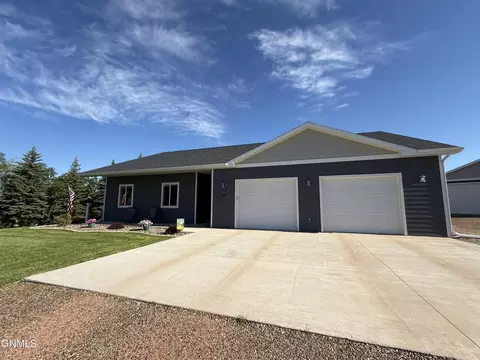 12493 Timber Cove Cir, Watford City, ND 58854