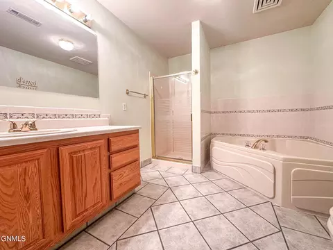 Bath - 3281 Capitol Ave E, Bismarck, ND 58501 photo 4 of 5