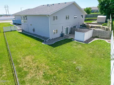 Exterior - 3281 Capitol Ave E, Bismarck, ND 58501 photo 4 of 10