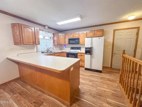 Kitchen - 3281 Capitol Ave E, Bismarck, ND 58501 photo 5 of 5