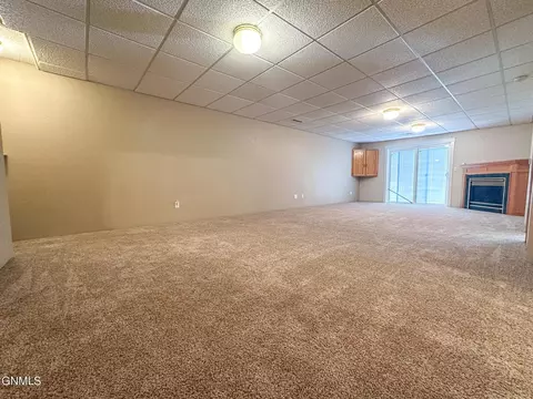 Living - 3281 Capitol Ave E, Bismarck, ND 58501 photo 4 of 5