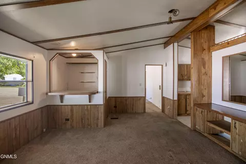 Living - 4336 Claridge Loop, Bismarck, ND 58503 photo 2 of 3