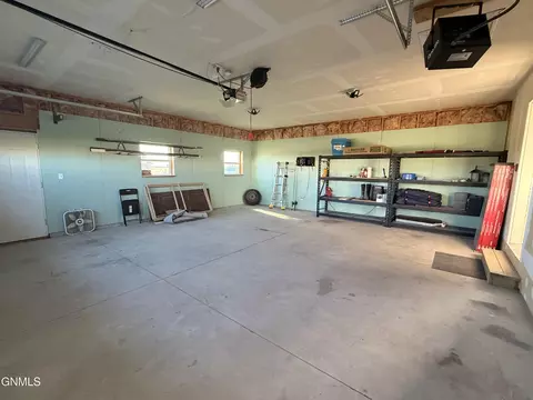 5475 Nicholas Ave, Williston, ND 58801 photo 21