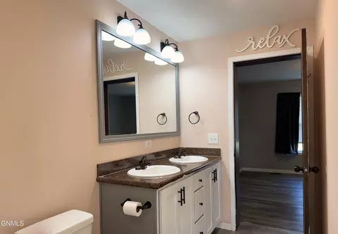 5475 Nicholas Ave, Williston, ND 58801 photo 8