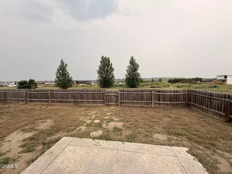 Exterior - 5475 Nicholas Ave, Williston, ND 58801 photo 3 of 3