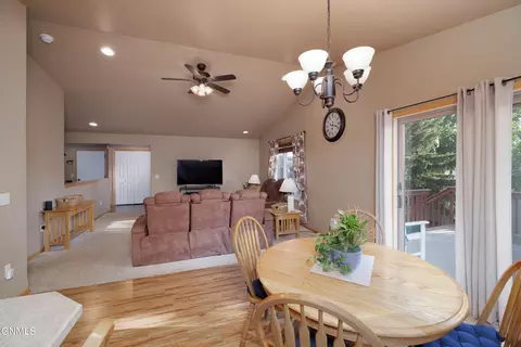 Dining - 640 4th Ave SE, Dickinson, ND 58601 photo 2 of 2