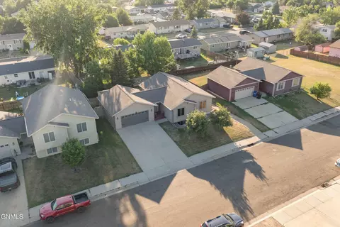 View/Area - 640 4th Ave SE, Dickinson, ND 58601 photo 3 of 14