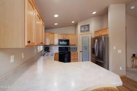 Kitchen - 640 4th Ave SE, Dickinson, ND 58601 photo 4 of 4
