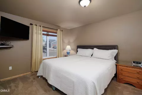 Bedroom - 640 4th Ave SE, Dickinson, ND 58601 photo 2 of 6