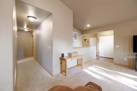 Entry Way - 640 4th Ave SE, Dickinson, ND 58601 photo 3 of 4