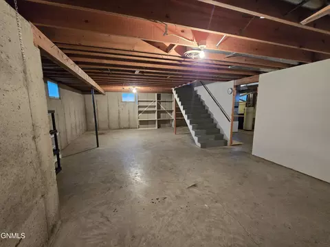 403 8th St E, Williston, ND 58801 photo 22