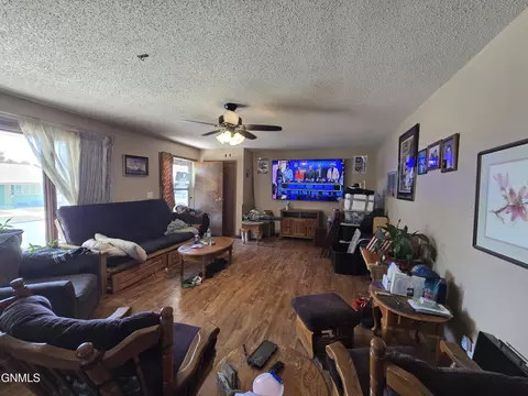 403 8th St E, Williston, ND 58801 photo 26