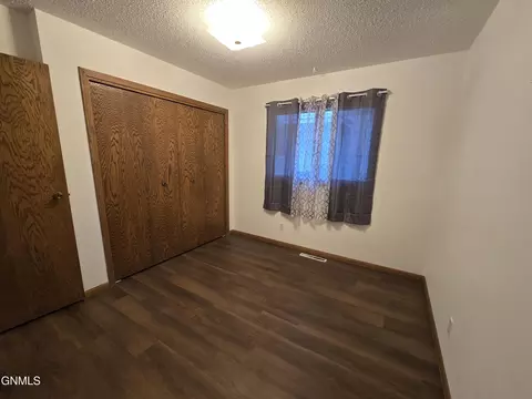 403 8th St E, Williston, ND 58801 photo 20
