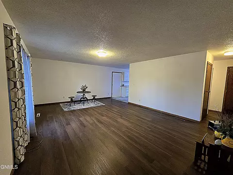 403 8th St E, Williston, ND 58801 photo 6