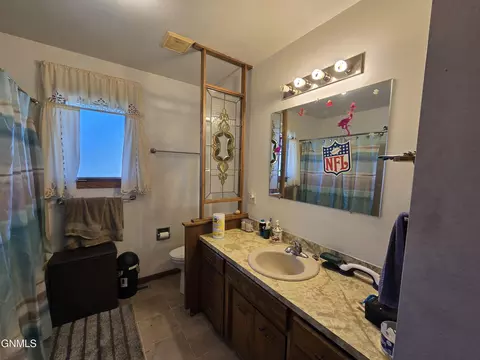 403 8th St E, Williston, ND 58801 photo 32