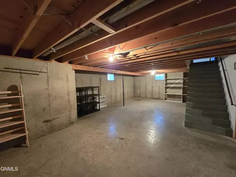 403 8th St E, Williston, ND 58801 photo 21
