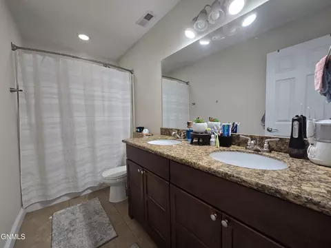 Bath - 13704 Kristina St, Williston, ND 58801 photo 4 of 4