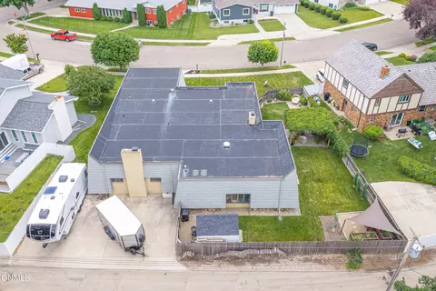 View/Area - 1613 E Hillcourt, Williston, ND 58801 photo 7 of 8