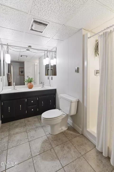 Bath - 1613 E Hillcourt, Williston, ND 58801 photo 5 of 5