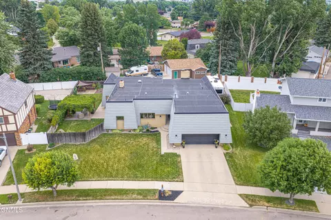 View/Area - 1613 E Hillcourt, Williston, ND 58801 photo 1 of 8