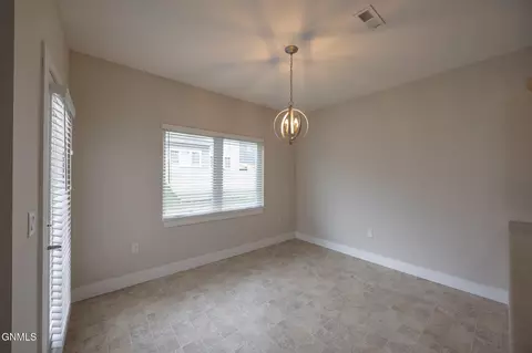 2804 27th St W, Williston, ND 58801 photo 5