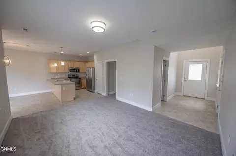 2804 27th St W, Williston, ND 58801 photo 2