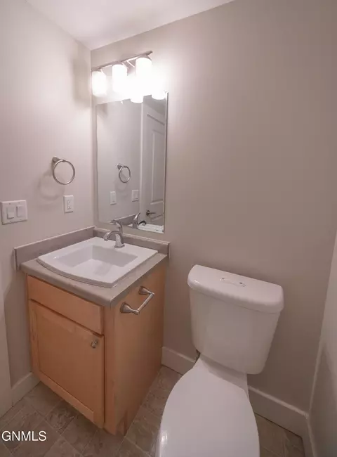 2804 27th St W, Williston, ND 58801 photo 7