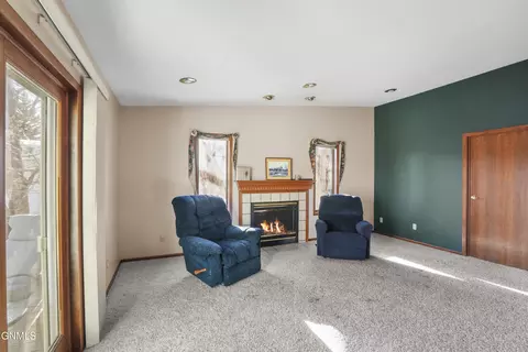 1807 8th Ave E, Williston, ND 58801 photo 5